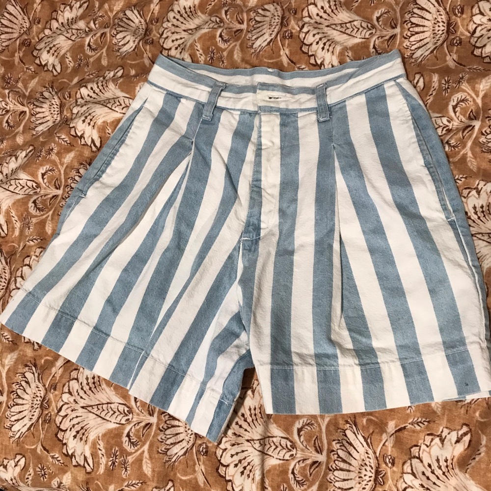 Vintage striped pleated shorts